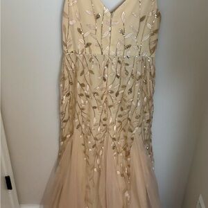 Elegant Beige Embroidered Gown Mermaid Stlye